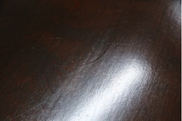 中古　美品　松本民芸家具　高山式　直線的なデザインが洗練された雰囲気を醸し出す金具付きタンス(チェスト、衣装箪笥、収納たんす、引き出し)(定価約50万円)(R-073989)