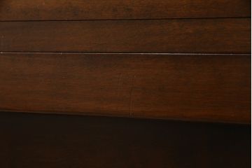 中古　美品　松本民芸家具　高山式　直線的なデザインが洗練された雰囲気を醸し出す金具付きタンス(チェスト、衣装箪笥、収納たんす、引き出し)(定価約50万円)(R-073989)