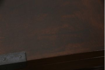 中古　美品　松本民芸家具　高山式　直線的なデザインが洗練された雰囲気を醸し出す金具付きタンス(チェスト、衣装箪笥、収納たんす、引き出し)(定価約50万円)(R-073990)