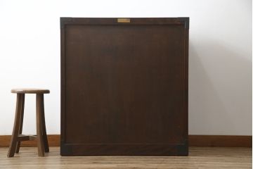 中古　美品　松本民芸家具　高山式　直線的なデザインが洗練された雰囲気を醸し出す金具付きタンス(チェスト、衣装箪笥、収納たんす、引き出し)(定価約50万円)(R-073990)