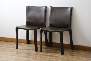 中古　Cassina(カッシーナ)　412　CAB(キャブ)　MARIO BELLINI(マリオベリーニ)　シンプルモダンな空間づくりに活躍するアームレスチェア2脚セット(ダイニングチェア、椅子、イス)(定価2脚で約52万8千円)(R-073992)