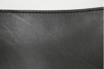 中古　Cassina(カッシーナ)　412　CAB(キャブ)　MARIO BELLINI(マリオベリーニ)　シンプルモダンな空間づくりに活躍するアームレスチェア2脚セット(ダイニングチェア、椅子、イス)(定価2脚で約52万8千円)(R-073992)