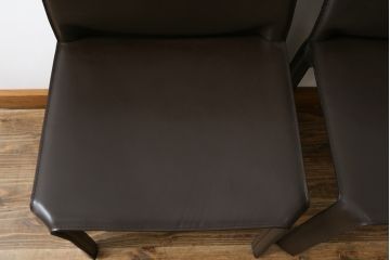 中古　Cassina(カッシーナ)　412　CAB(キャブ)　MARIO BELLINI(マリオベリーニ)　シンプルモダンな空間づくりに活躍するアームレスチェア2脚セット(ダイニングチェア、椅子、イス)(定価2脚で約52万8千円)(R-073992)