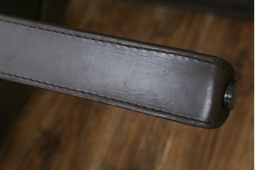 中古　Cassina(カッシーナ)　412　CAB(キャブ)　MARIO BELLINI(マリオベリーニ)　シンプルモダンな空間づくりに活躍するアームレスチェア2脚セット(ダイニングチェア、椅子、イス)(定価2脚で約52万8千円)(R-073992)