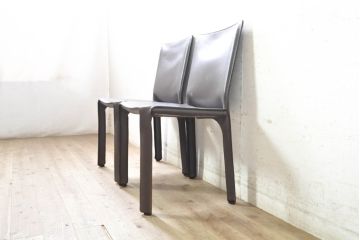中古　Cassina(カッシーナ)　412　CAB(キャブ)　MARIO BELLINI(マリオベリーニ)　シンプルモダンな空間づくりに活躍するアームレスチェア2脚セット(ダイニングチェア、椅子、イス)(定価2脚で約52万8千円)(R-073993)