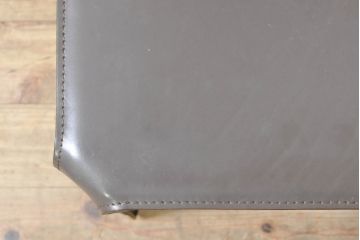 中古　Cassina(カッシーナ)　412　CAB(キャブ)　MARIO BELLINI(マリオベリーニ)　シンプルモダンな空間づくりに活躍するアームレスチェア2脚セット(ダイニングチェア、椅子、イス)(定価2脚で約52万8千円)(R-073993)