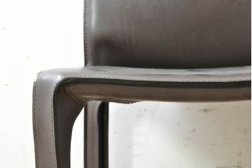 中古　Cassina(カッシーナ)　412　CAB(キャブ)　MARIO BELLINI(マリオベリーニ)　シンプルモダンな空間づくりに活躍するアームレスチェア2脚セット(ダイニングチェア、椅子、イス)(定価2脚で約52万8千円)(R-073993)
