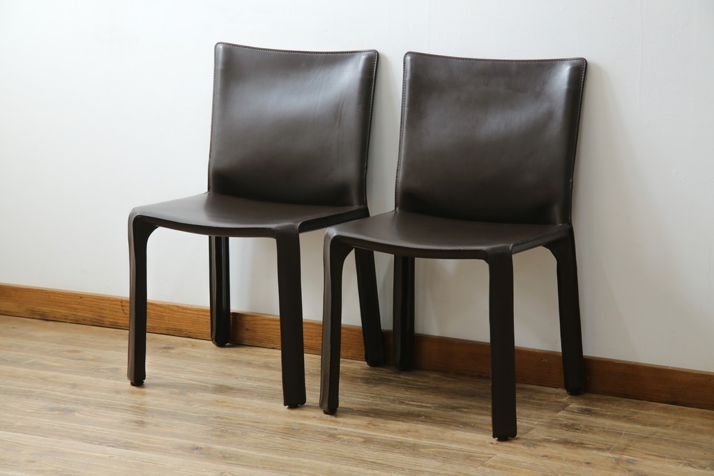 中古　Cassina(カッシーナ)　412　CAB　MARIO BELLINI(マリオベリーニ)　厚革製　背もたれのフィット感と抜群の座り心地が魅力!　シンプルモダンなアームレスチェア2脚　セット定価約52万8千円相当　(R-073993)