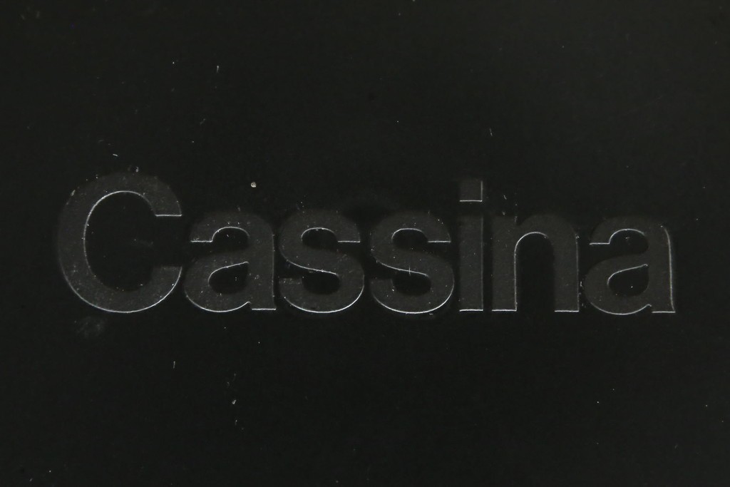 中古　Cassina(カッシーナ)　412　CAB　MARIO BELLINI(マリオベリーニ)　厚革製　背もたれのフィット感と抜群の座り心地が魅力!　シンプルモダンなアームレスチェア2脚　セット定価約52万8千円相当　(R-073993)