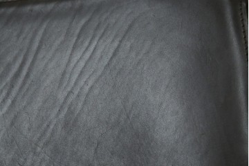 中古　Cassina(カッシーナ)　412　CAB　MARIO BELLINI(マリオベリーニ)　厚革製　背もたれのフィット感と抜群の座り心地が魅力!　シンプルモダンなアームレスチェア2脚　セット定価約52万8千円相当　(R-073993)