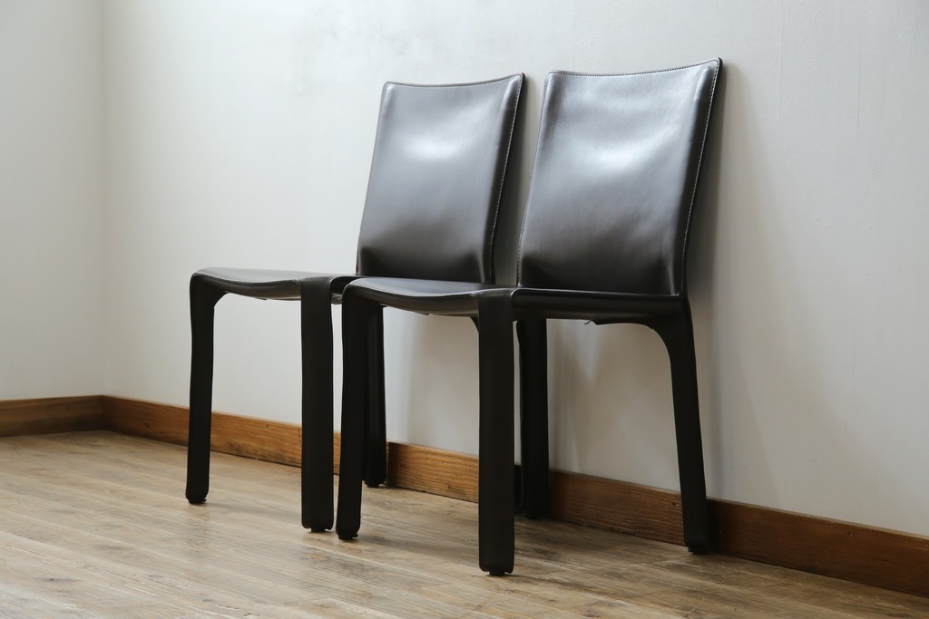 中古　Cassina(カッシーナ)　412　CAB　MARIO BELLINI(マリオベリーニ)　厚革製　背もたれのフィット感と抜群の座り心地が魅力!　シンプルモダンなアームレスチェア2脚　セット定価約52万8千円相当　(R-073993)