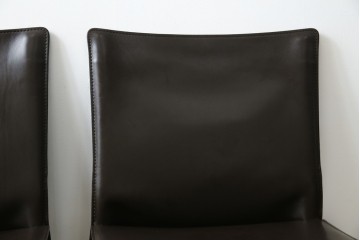 中古　Cassina(カッシーナ)　412　CAB　MARIO BELLINI(マリオベリーニ)　厚革製　背もたれのフィット感と抜群の座り心地が魅力!　シンプルモダンなアームレスチェア2脚　セット定価約52万8千円相当　(R-073993)