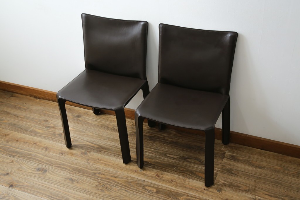 中古　Cassina(カッシーナ)　412　CAB　MARIO BELLINI(マリオベリーニ)　厚革製　背もたれのフィット感と抜群の座り心地が魅力!　シンプルモダンなアームレスチェア2脚　セット定価約52万8千円相当　(R-073993)