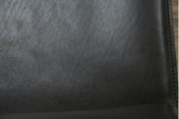 中古　Cassina(カッシーナ)　412　CAB　MARIO BELLINI(マリオベリーニ)　厚革製　背もたれのフィット感と抜群の座り心地が魅力!　シンプルモダンなアームレスチェア2脚　セット定価約52万8千円相当　(R-073993)