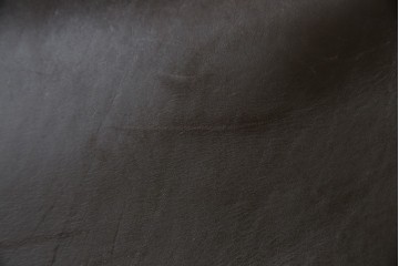 中古　Cassina(カッシーナ)　412　CAB　MARIO BELLINI(マリオベリーニ)　厚革製　背もたれのフィット感と抜群の座り心地が魅力!　シンプルモダンなアームレスチェア2脚　セット定価約52万8千円相当　(R-073993)