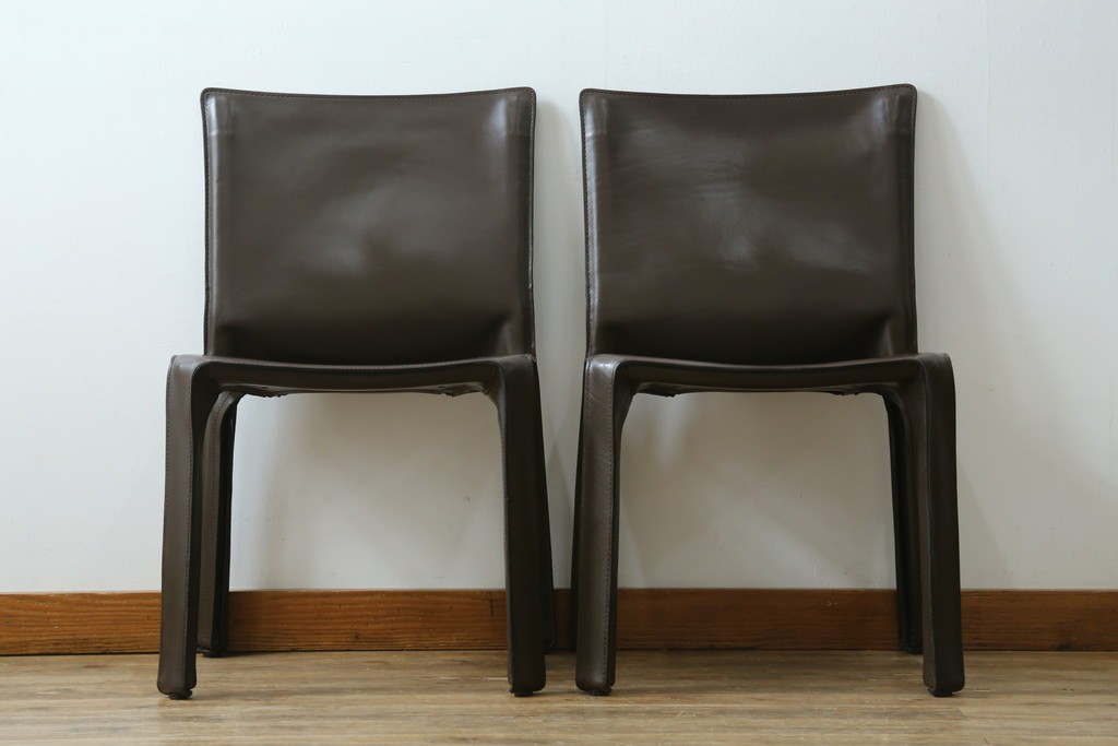 中古　Cassina(カッシーナ)　412　CAB　MARIO BELLINI(マリオベリーニ)　厚革製　背もたれのフィット感と抜群の座り心地が魅力!　シンプルモダンなアームレスチェア2脚　セット定価約52万8千円　(R-073994)