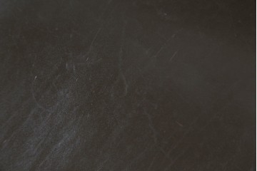 中古　Cassina(カッシーナ)　412　CAB　MARIO BELLINI(マリオベリーニ)　厚革製　背もたれのフィット感と抜群の座り心地が魅力!　シンプルモダンなアームレスチェア2脚　セット定価約52万8千円　(R-073994)