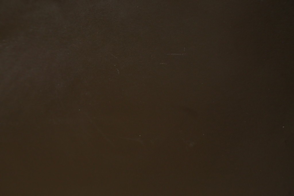 中古　Cassina(カッシーナ)　412　CAB　MARIO BELLINI(マリオベリーニ)　厚革製　背もたれのフィット感と抜群の座り心地が魅力!　シンプルモダンなアームレスチェア2脚　セット定価約52万8千円　(R-073994)