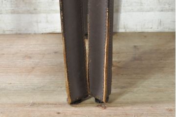 中古　Cassina(カッシーナ)　412　CAB(キャブ)　MARIO BELLINI(マリオベリーニ)　シンプルモダンな空間づくりに活躍するアームレスチェア2脚セット(ダイニングチェア、椅子、イス)(定価2脚で約52万8千円)(R-073994)