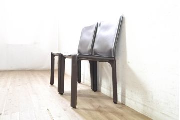 中古　Cassina(カッシーナ)　412　CAB(キャブ)　MARIO BELLINI(マリオベリーニ)　シンプルモダンな空間づくりに活躍するアームレスチェア2脚セット(ダイニングチェア、椅子、イス)(定価2脚で約52万8千円)(R-073996)