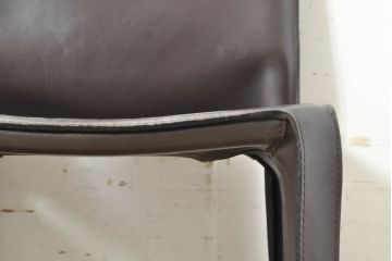 中古　Cassina(カッシーナ)　412　CAB(キャブ)　MARIO BELLINI(マリオベリーニ)　シンプルモダンな空間づくりに活躍するアームレスチェア2脚セット(ダイニングチェア、椅子、イス)(定価2脚で約52万8千円)(R-073996)