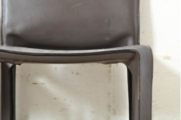 中古　Cassina(カッシーナ)　412　CAB(キャブ)　MARIO BELLINI(マリオベリーニ)　シンプルモダンな空間づくりに活躍するアームレスチェア2脚セット(ダイニングチェア、椅子、イス)(定価2脚で約52万8千円)(R-073997)