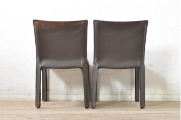 中古　Cassina(カッシーナ)　412　CAB(キャブ)　MARIO BELLINI(マリオベリーニ)　シンプルモダンな空間づくりに活躍するアームレスチェア2脚セット(ダイニングチェア、椅子、イス)(定価2脚で約52万8千円)(R-073997)