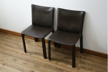 中古　Cassina(カッシーナ)　412　CAB　MARIO BELLINI(マリオベリーニ)　厚革製　背もたれのフィット感と抜群の座り心地が魅力!　シンプルモダンなアームレスチェア2脚　セット定価約52万8千円相当　(R-073997)