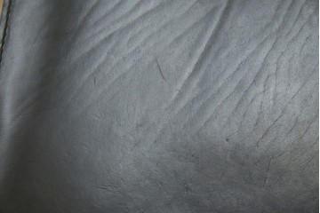 中古　Cassina(カッシーナ)　412　CAB　MARIO BELLINI(マリオベリーニ)　厚革製　背もたれのフィット感と抜群の座り心地が魅力!　シンプルモダンなアームレスチェア2脚　セット定価約52万8千円相当　(R-073997)