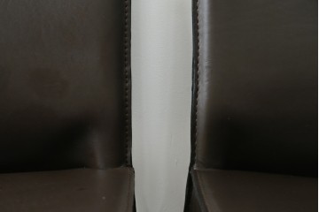 中古　Cassina(カッシーナ)　412　CAB　MARIO BELLINI(マリオベリーニ)　厚革製　背もたれのフィット感と抜群の座り心地が魅力!　シンプルモダンなアームレスチェア2脚　セット定価約52万8千円　(R-073998)