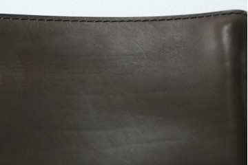 中古　Cassina(カッシーナ)　412　CAB　MARIO BELLINI(マリオベリーニ)　厚革製　背もたれのフィット感と抜群の座り心地が魅力!　シンプルモダンなアームレスチェア2脚　セット定価約52万8千円　(R-073998)