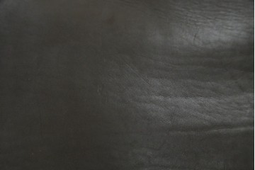 中古　Cassina(カッシーナ)　412　CAB　MARIO BELLINI(マリオベリーニ)　厚革製　背もたれのフィット感と抜群の座り心地が魅力!　シンプルモダンなアームレスチェア2脚　セット定価約52万8千円　(R-073998)