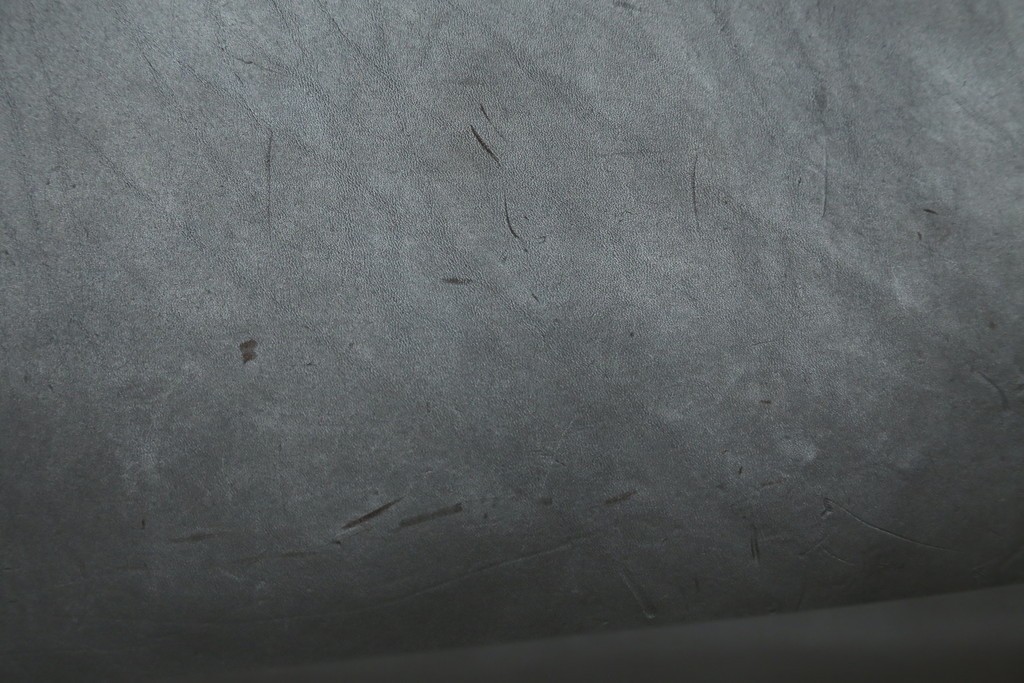 中古　Cassina(カッシーナ)　412　CAB　MARIO BELLINI(マリオベリーニ)　厚革製　背もたれのフィット感と抜群の座り心地が魅力!　シンプルモダンなアームレスチェア2脚　セット定価約52万8千円　(R-073998)