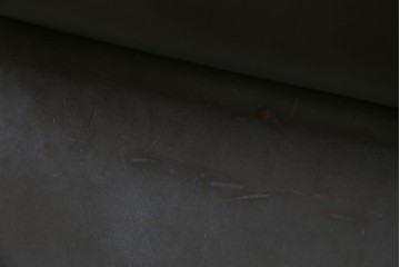 中古　Cassina(カッシーナ)　412　CAB　MARIO BELLINI(マリオベリーニ)　厚革製　背もたれのフィット感と抜群の座り心地が魅力!　シンプルモダンなアームレスチェア2脚　セット定価約52万8千円　(R-073998)