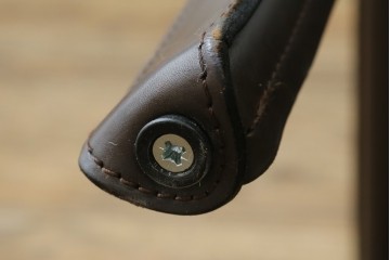 中古　Cassina(カッシーナ)　412　CAB　MARIO BELLINI(マリオベリーニ)　厚革製　背もたれのフィット感と抜群の座り心地が魅力!　シンプルモダンなアームレスチェア2脚　セット定価約52万8千円　(R-073998)