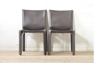 中古　Cassina(カッシーナ)　412　CAB(キャブ)　MARIO BELLINI(マリオベリーニ)　シンプルモダンな空間づくりに活躍するアームレスチェア2脚セット(ダイニングチェア、椅子、イス)(定価2脚で約52万8千円)(R-073998)