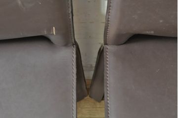 中古　Cassina(カッシーナ)　412　CAB(キャブ)　MARIO BELLINI(マリオベリーニ)　シンプルモダンな空間づくりに活躍するアームレスチェア2脚セット(ダイニングチェア、椅子、イス)(定価2脚で約52万8千円)(R-073998)