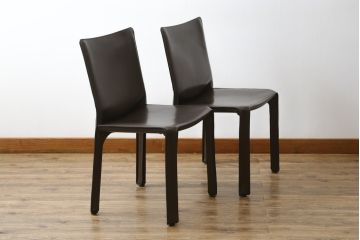 中古　Cassina(カッシーナ)　412　CAB(キャブ)　MARIO BELLINI(マリオベリーニ)　シンプルモダンな空間づくりに活躍するアームレスチェア2脚セット(ダイニングチェア、椅子、イス)(定価2脚で約52万8千円)(R-073999)