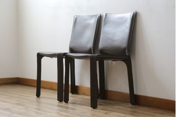 中古　Cassina(カッシーナ)　412　CAB(キャブ)　MARIO BELLINI(マリオベリーニ)　シンプルモダンな空間づくりに活躍するアームレスチェア2脚セット(ダイニングチェア、椅子、イス)(定価2脚で約52万8千円)(R-073999)