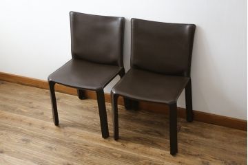 中古　Cassina(カッシーナ)　412　CAB(キャブ)　MARIO BELLINI(マリオベリーニ)　シンプルモダンな空間づくりに活躍するアームレスチェア2脚セット(ダイニングチェア、椅子、イス)(定価2脚で約52万8千円)(R-073999)