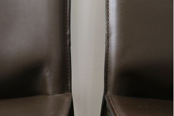 中古　Cassina(カッシーナ)　412　CAB(キャブ)　MARIO BELLINI(マリオベリーニ)　シンプルモダンな空間づくりに活躍するアームレスチェア2脚セット(ダイニングチェア、椅子、イス)(定価2脚で約52万8千円)(R-073999)