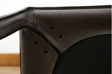 中古　Cassina(カッシーナ)　412　CAB(キャブ)　MARIO BELLINI(マリオベリーニ)　シンプルモダンな空間づくりに活躍するアームレスチェア2脚セット(ダイニングチェア、椅子、イス)(定価2脚で約52万8千円)(R-073999)