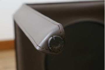 中古　Cassina(カッシーナ)　412　CAB(キャブ)　MARIO BELLINI(マリオベリーニ)　シンプルモダンな空間づくりに活躍するアームレスチェア2脚セット(ダイニングチェア、椅子、イス)(定価2脚で約52万8千円)(R-073999)