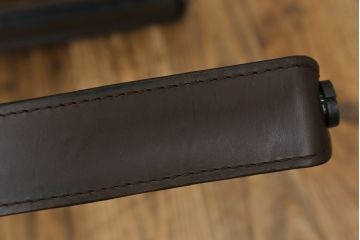 中古　Cassina(カッシーナ)　412　CAB(キャブ)　MARIO BELLINI(マリオベリーニ)　シンプルモダンな空間づくりに活躍するアームレスチェア2脚セット(ダイニングチェア、椅子、イス)(定価2脚で約52万8千円)(R-073999)