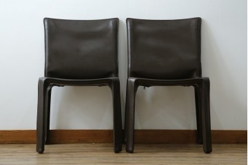 中古　Cassina(カッシーナ)　412　CAB　MARIO BELLINI(マリオベリーニ)　厚革製　背もたれのフィット感と抜群の座り心地が魅力!　シンプルモダンなアームレスチェア2脚　セット定価約52万8千円　(R-074001)