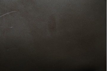 中古　Cassina(カッシーナ)　412　CAB　MARIO BELLINI(マリオベリーニ)　厚革製　背もたれのフィット感と抜群の座り心地が魅力!　シンプルモダンなアームレスチェア2脚　セット定価約52万8千円　(R-074001)