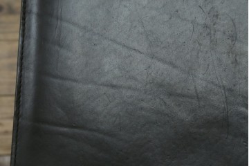 中古　Cassina(カッシーナ)　412　CAB　MARIO BELLINI(マリオベリーニ)　厚革製　背もたれのフィット感と抜群の座り心地が魅力!　シンプルモダンなアームレスチェア2脚　セット定価約52万8千円　(R-074001)