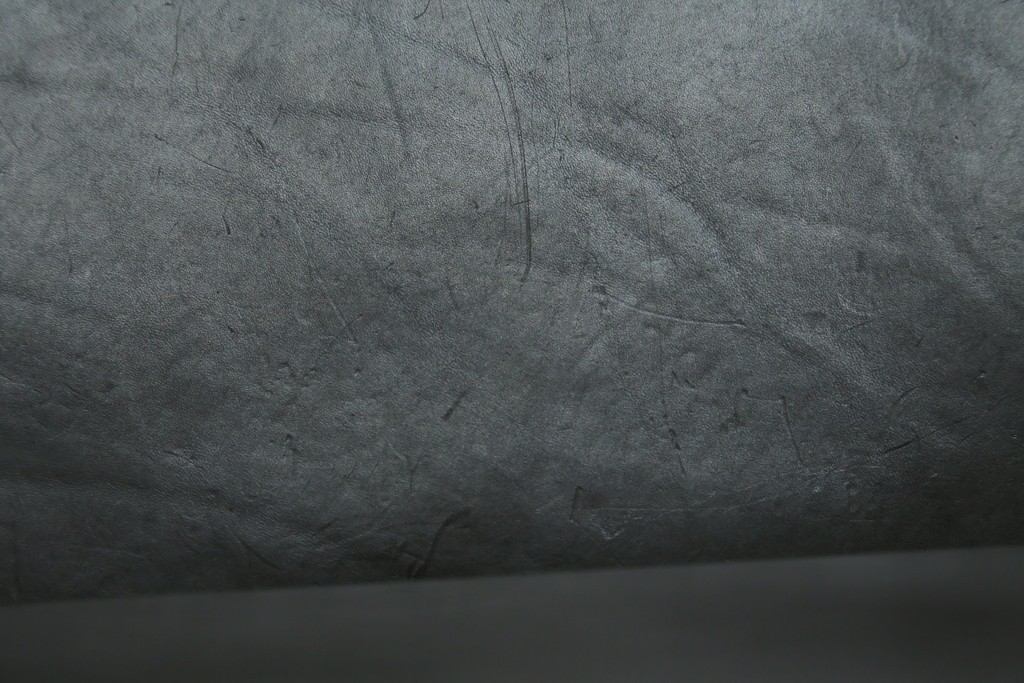 中古　Cassina(カッシーナ)　412　CAB　MARIO BELLINI(マリオベリーニ)　厚革製　背もたれのフィット感と抜群の座り心地が魅力!　シンプルモダンなアームレスチェア2脚　セット定価約52万8千円　(R-074001)