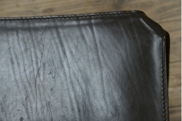 中古　Cassina(カッシーナ)　412　CAB　MARIO BELLINI(マリオベリーニ)　厚革製　背もたれのフィット感と抜群の座り心地が魅力!　シンプルモダンなアームレスチェア2脚　セット定価約52万8千円　(R-074001)