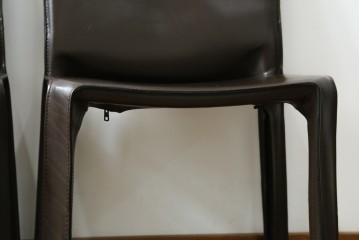 中古　Cassina(カッシーナ)　412　CAB　MARIO BELLINI(マリオベリーニ)　厚革製　背もたれのフィット感と抜群の座り心地が魅力!　シンプルモダンなアームレスチェア2脚　セット定価約52万8千円　(R-074001)